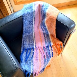 Cozy Multicolor Shawl, nwot